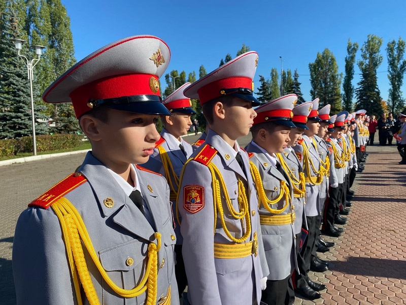 Обеспечение учащегося школьной формой.