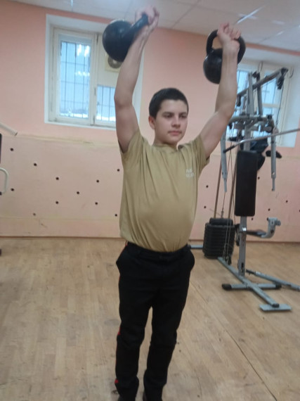 Соревнования по силовому многоборью.